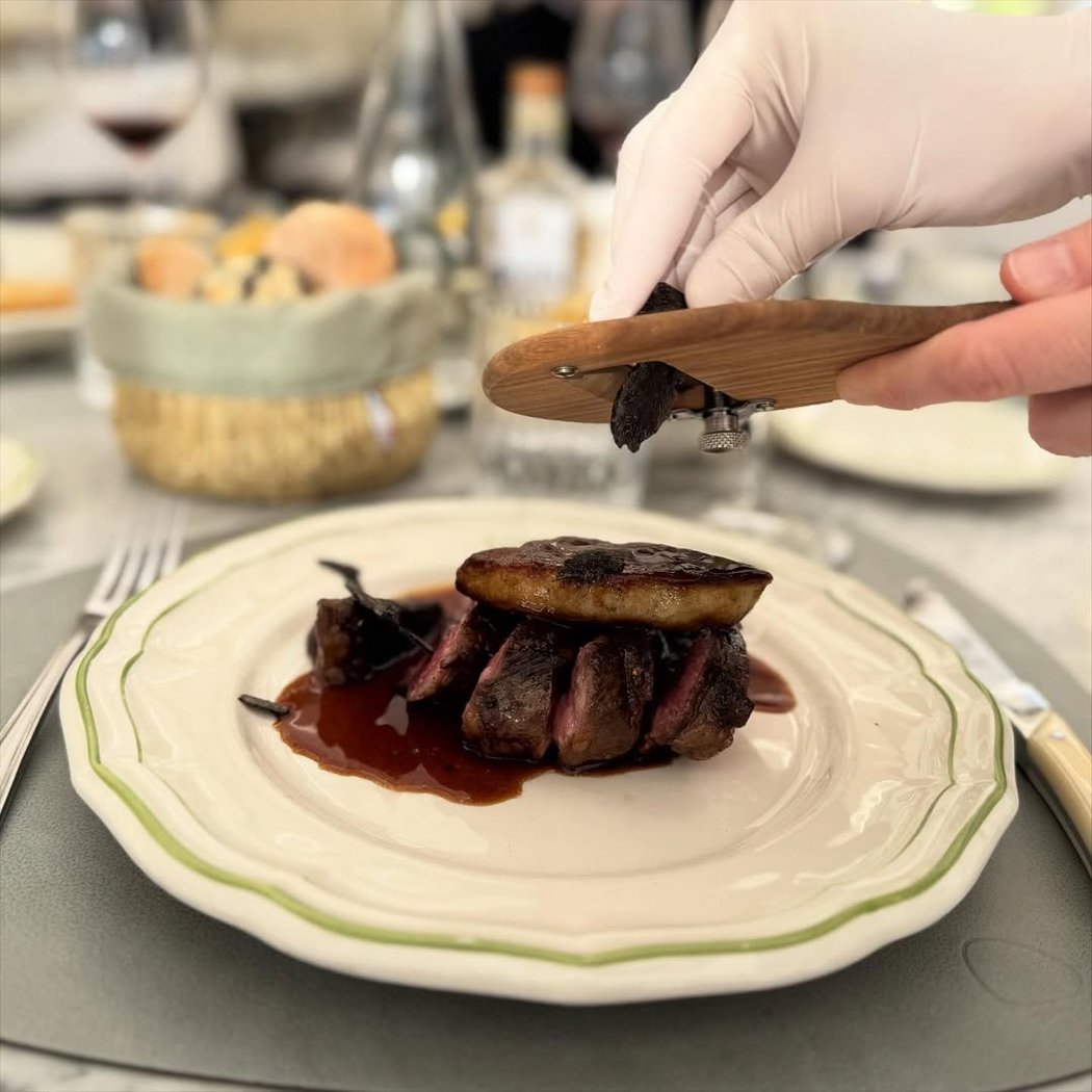 Riviera Restaurant 1