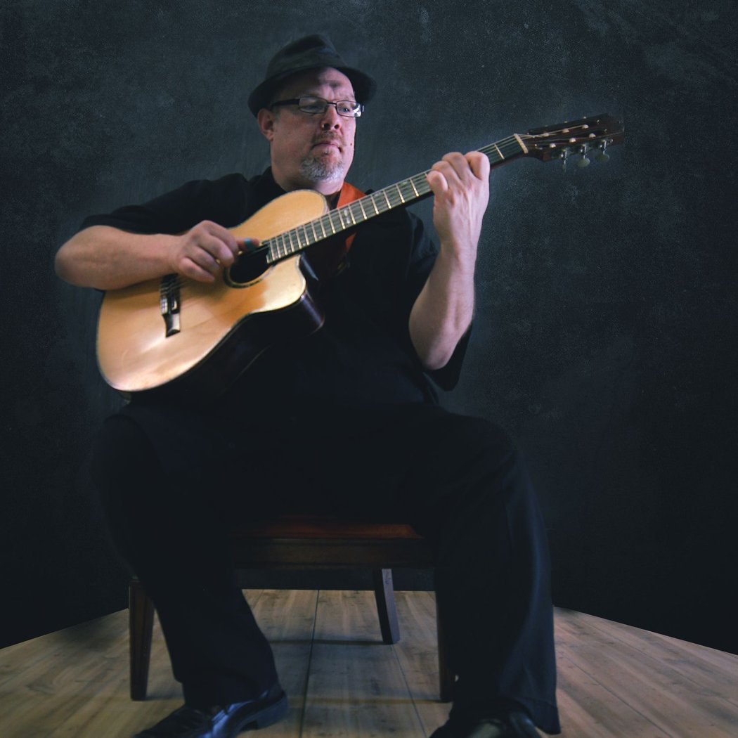 Richard Smith Fingerstyle Guitar Performance 2