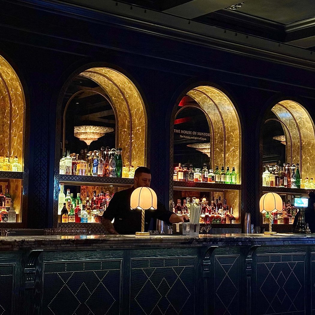 Crown Club 2