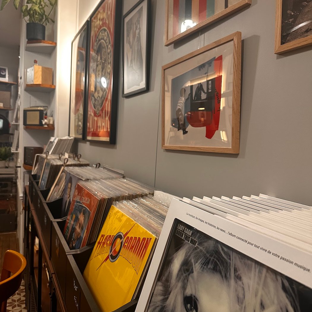 Sons et Images d’Hier - Disquaire, magasin de hi-fi, librairie musicale. 3