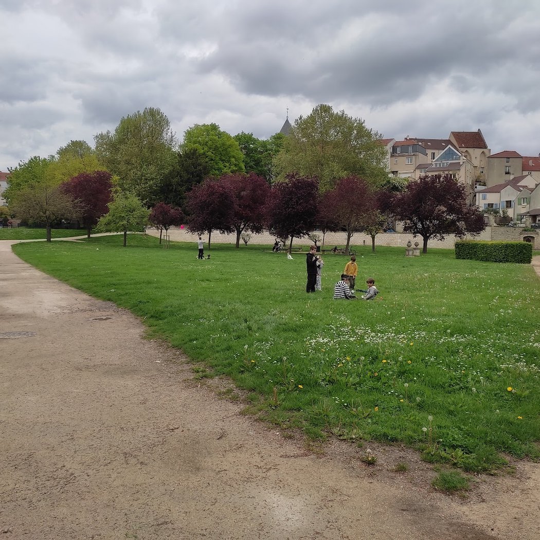 Parc Charles de Gaulle 2