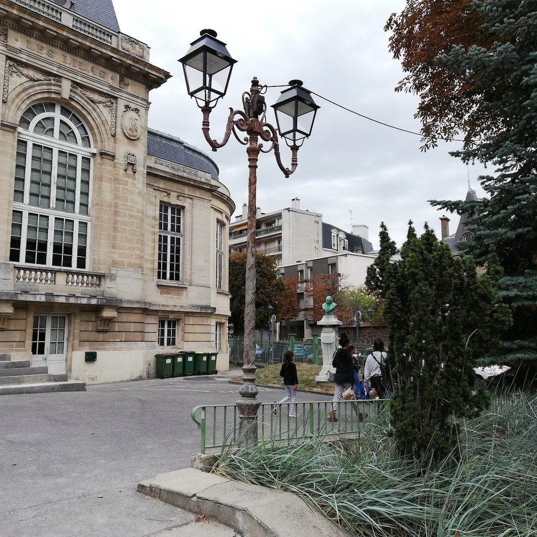 Square du Théâtre du Garde Chasse 3