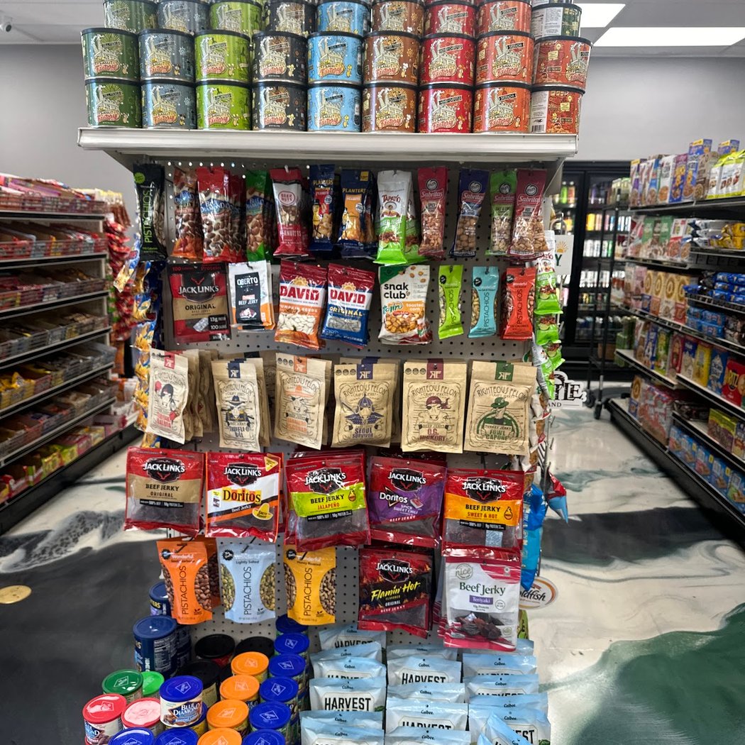 Oakland Grab & Go Market 1