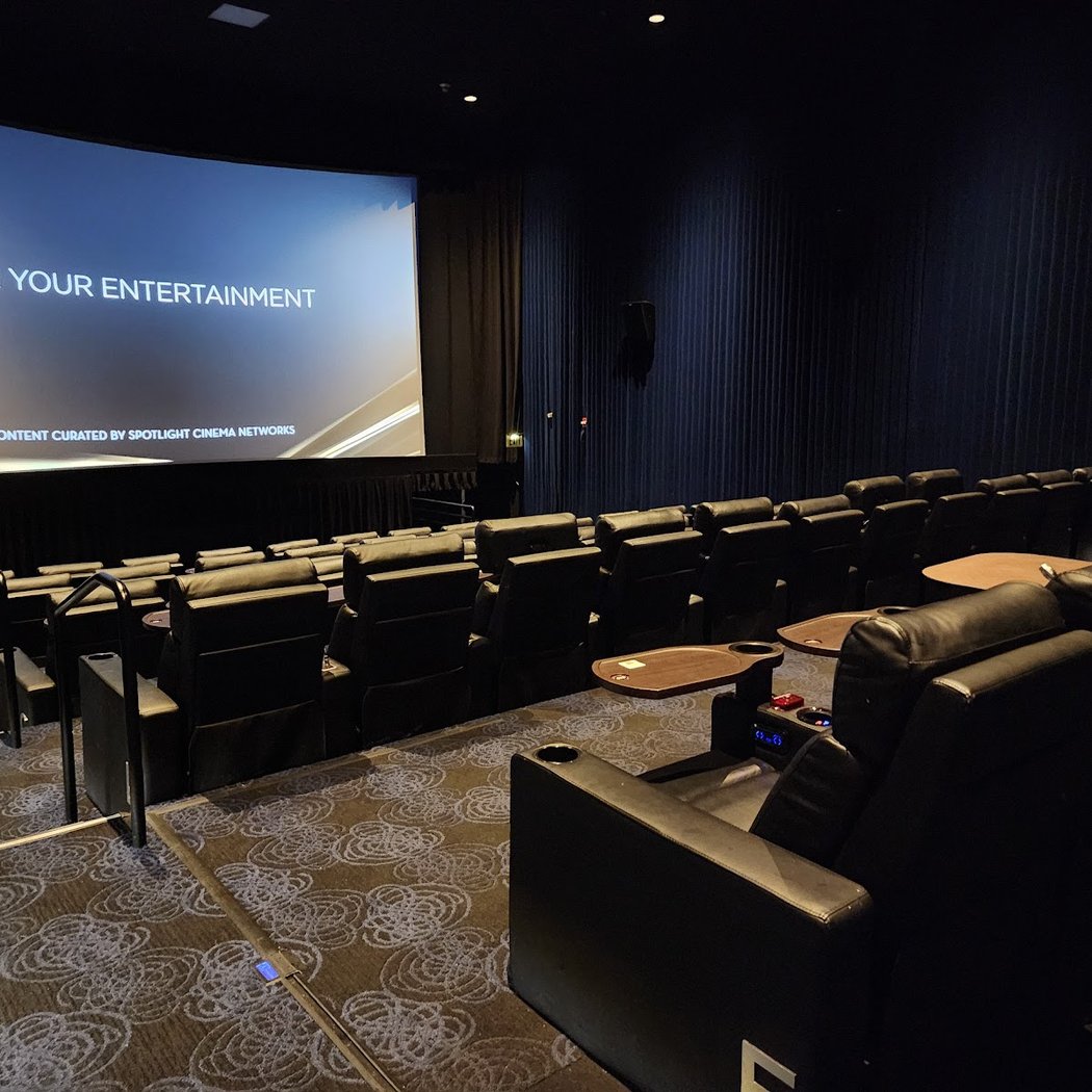 LOOK Dine-In Cinemas Glendale 1