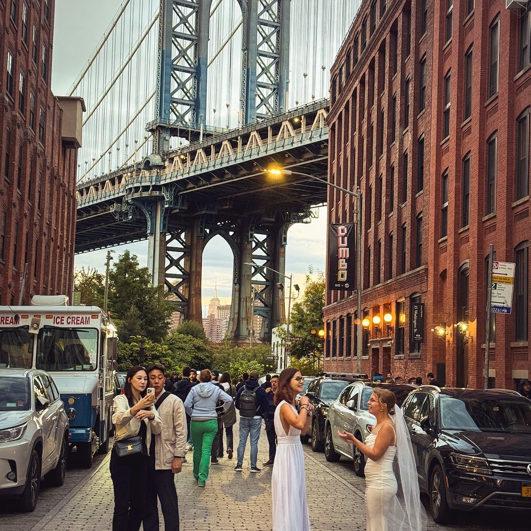 Vista Point Manhattan and Brooklyn bridges 1