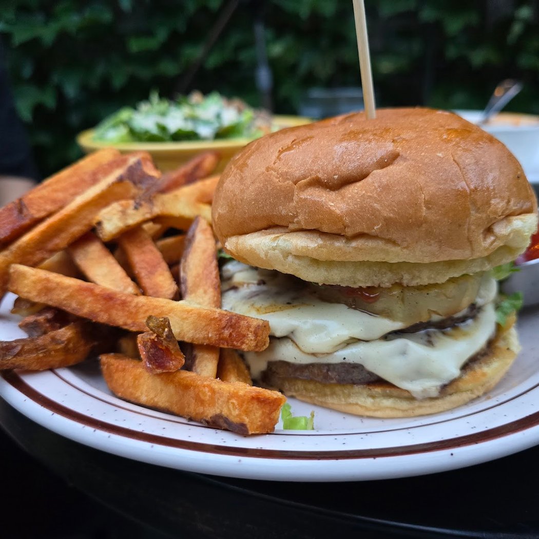 Satellite - Craft Beer, Coffee & Cocktails Served with Burgers and Live Music 4