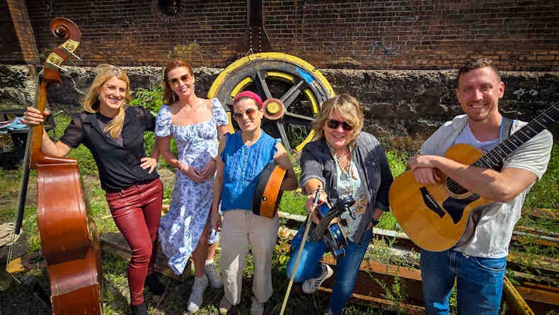Eileen Ivers & The Brigideens 1