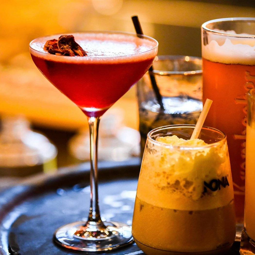 Les Mauvais Garçons: Bar / Restaurant Speakeasy 1