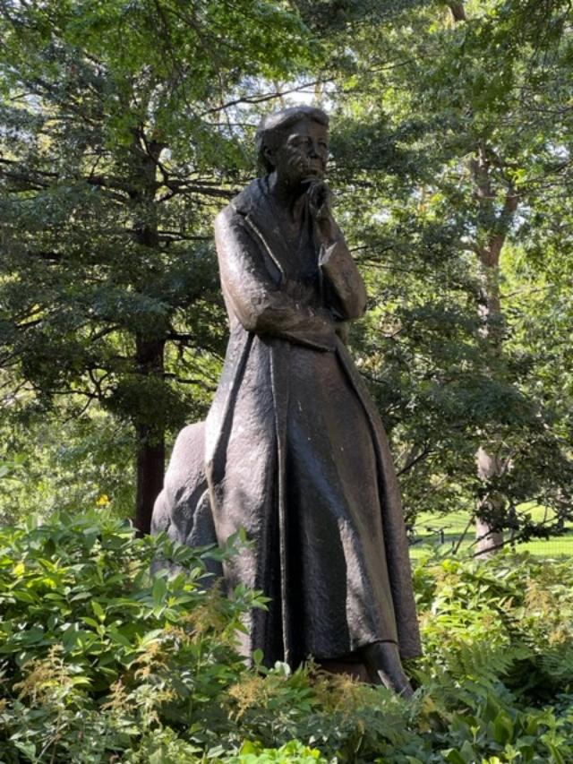 Eleanor Roosevelt Memorial 3
