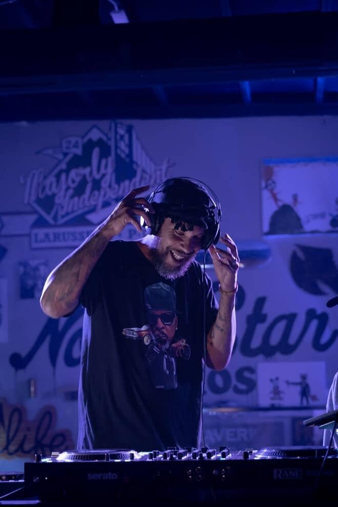 Ave's Album Listening Party 2