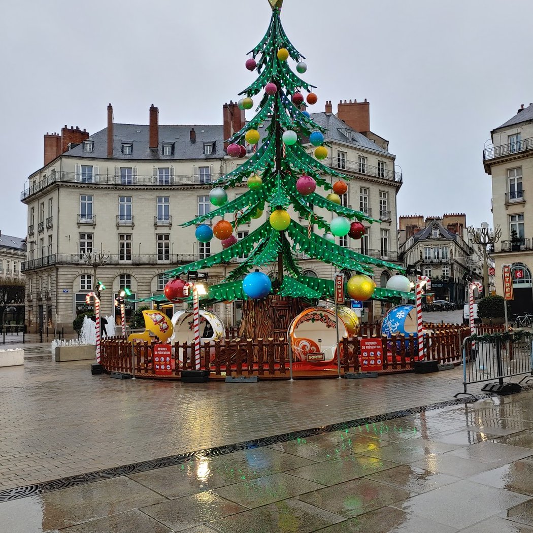 Place Graslin 3