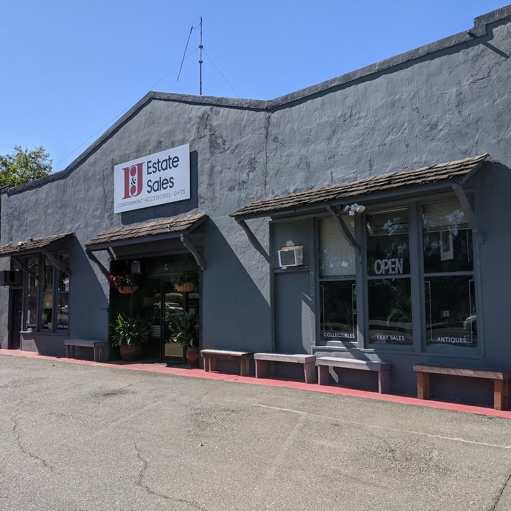 R &J Estate Sales Consignment Store 2