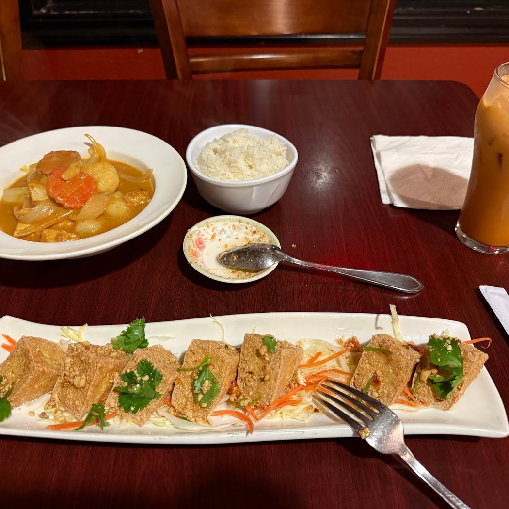 Tom Yum Goong | Thai Restaurant 3