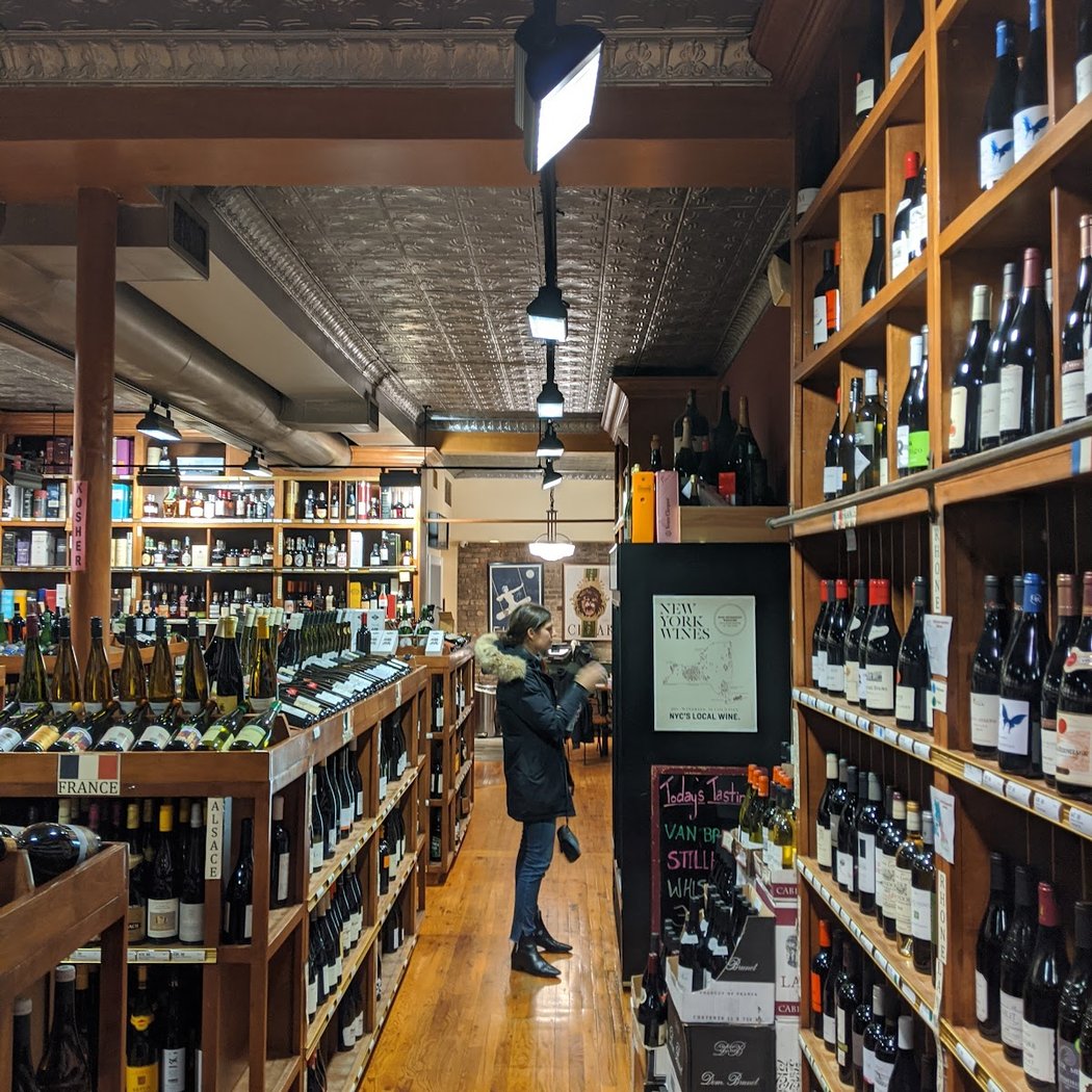 Heights Chateau Fine Wines & Spirits 3