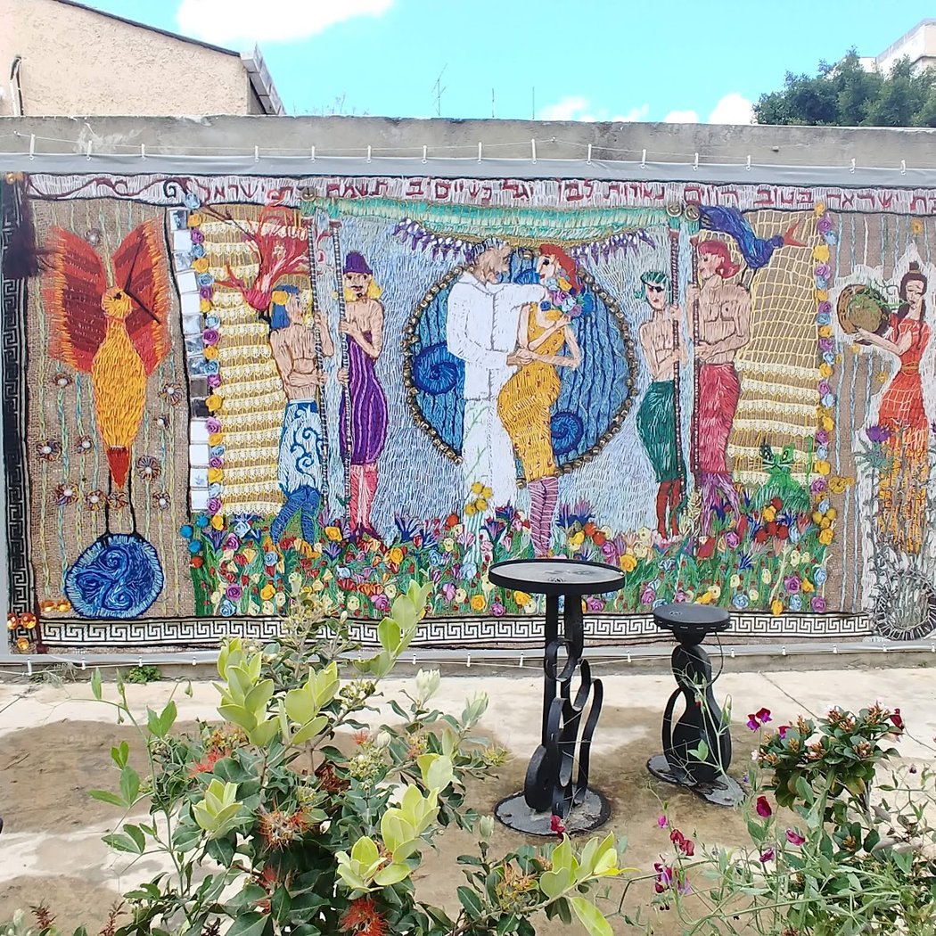 טובות, להיטות וחשכה: טולסי 3