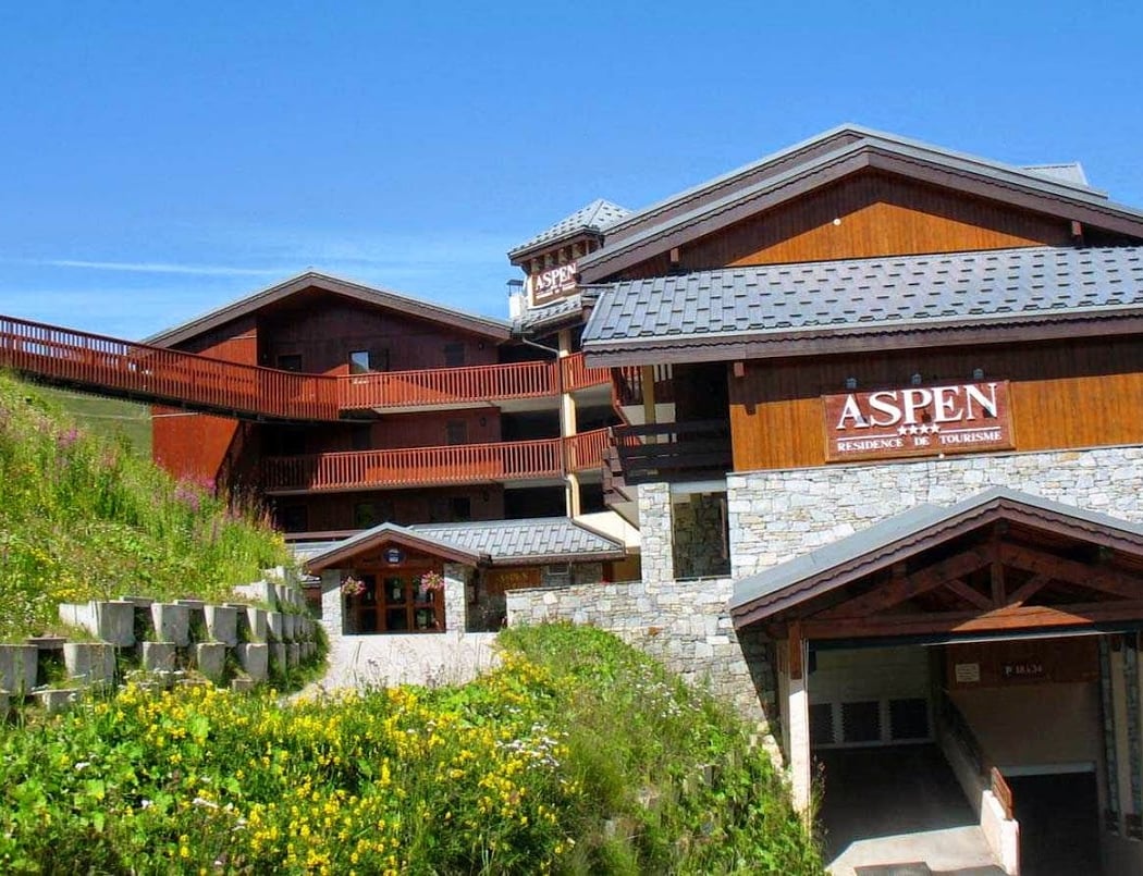 Fan zone under Aspen 1