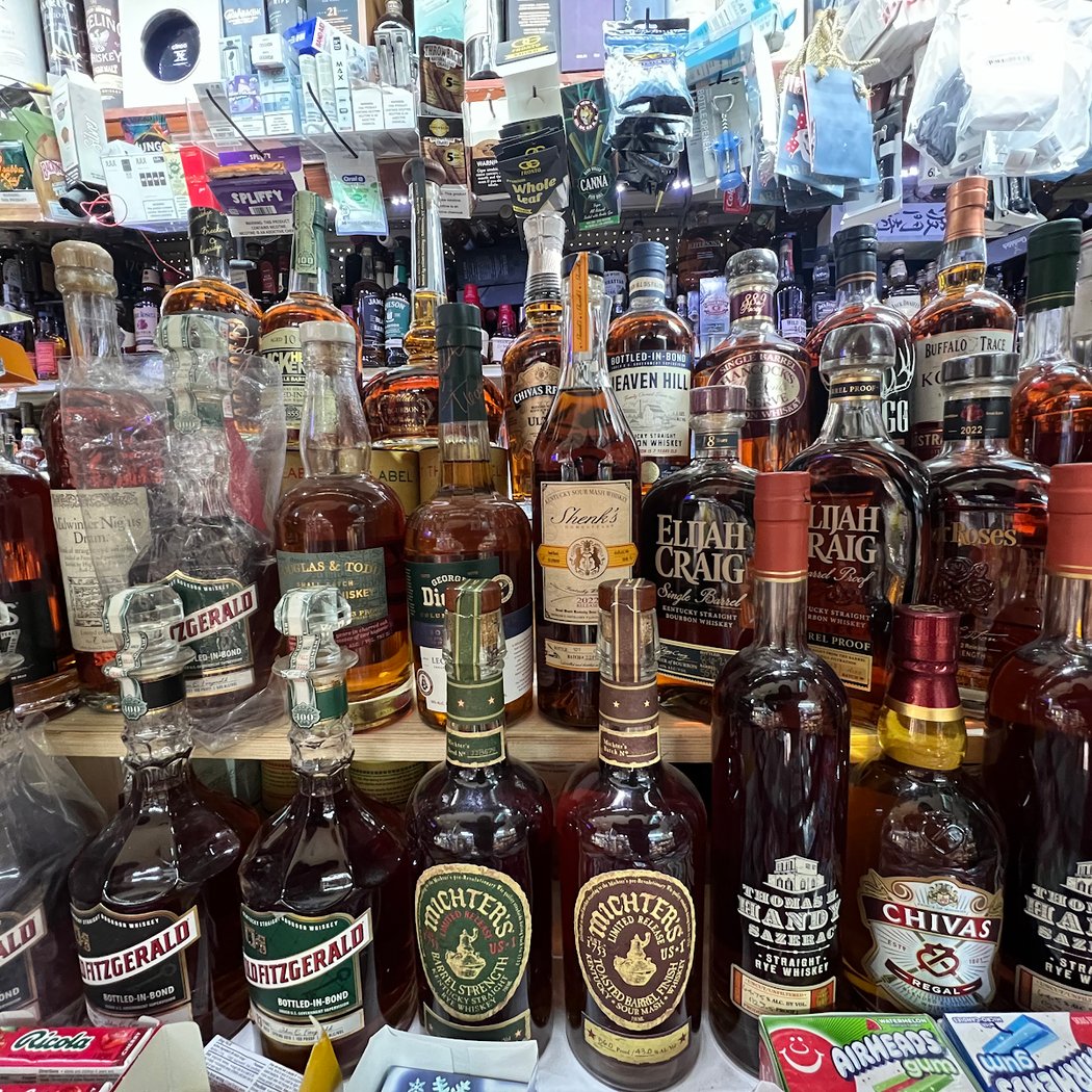 LaFranchi's Liquor 1