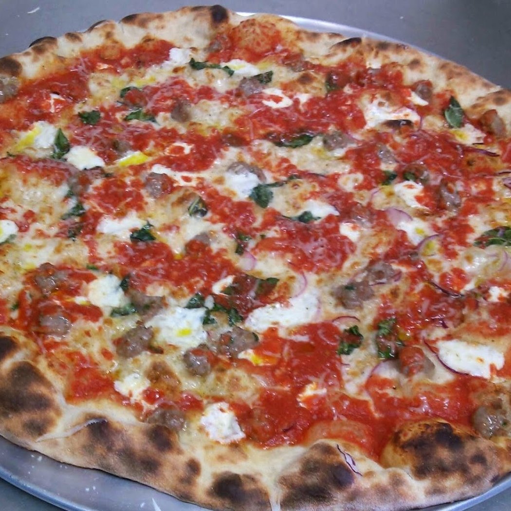 Emilia's Pizzeria 3