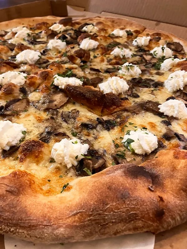 Raymond’s Pizzeria 1