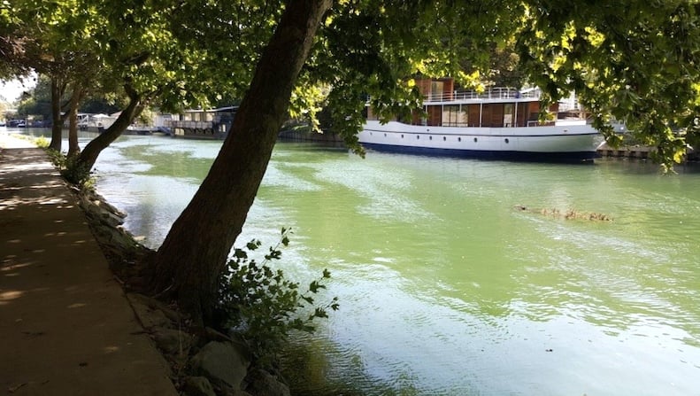 Pl. de l'Île de la Jatte 1