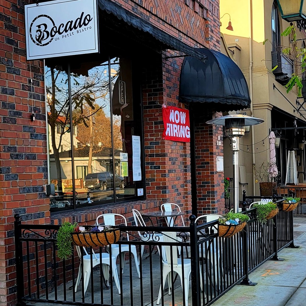 Bocado: Un Petit Bistro 2