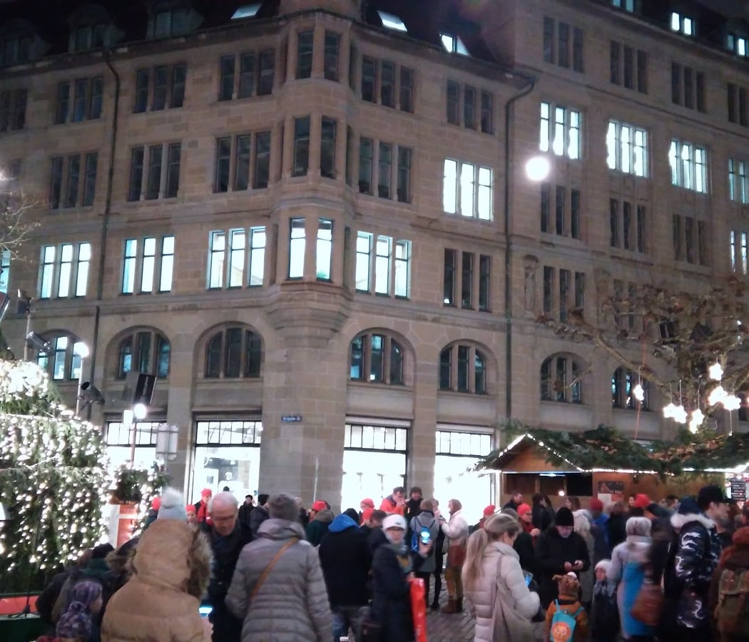 THE SINGING CHRISTMAS TREE 2
