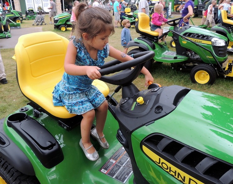 Touch-A-Tractor Weekend at the Orchard 1