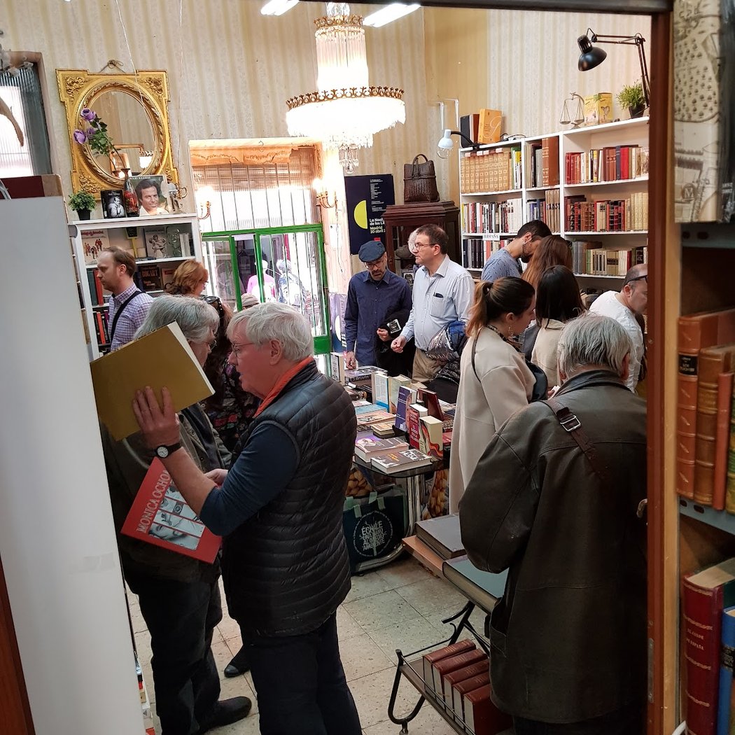 Almoneda Juanito Librería