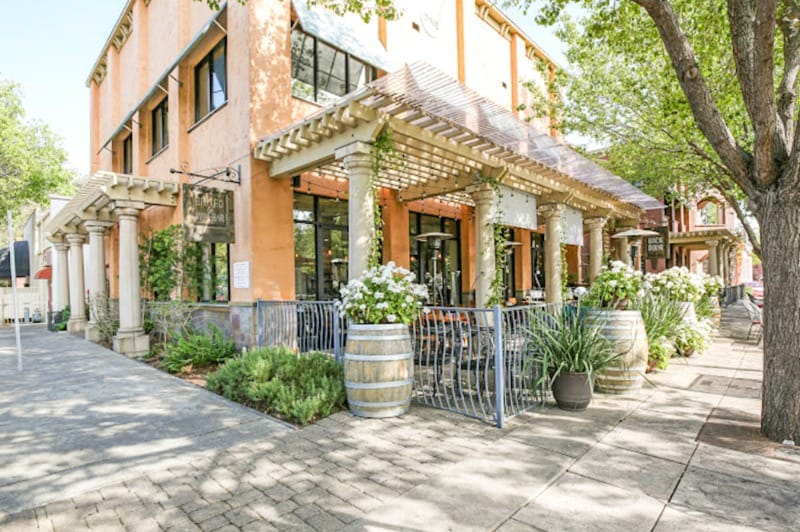 BackDoor Bistro and Wine Bar 3