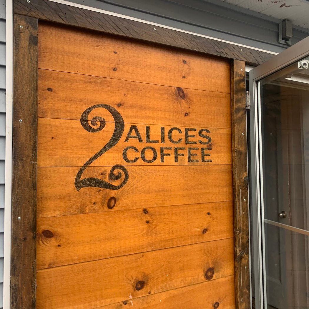 2 Alices Coffee Lounge 2