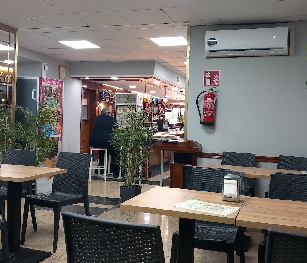 Cafetería Cervecería MIGUELÓN *POR TI* 3