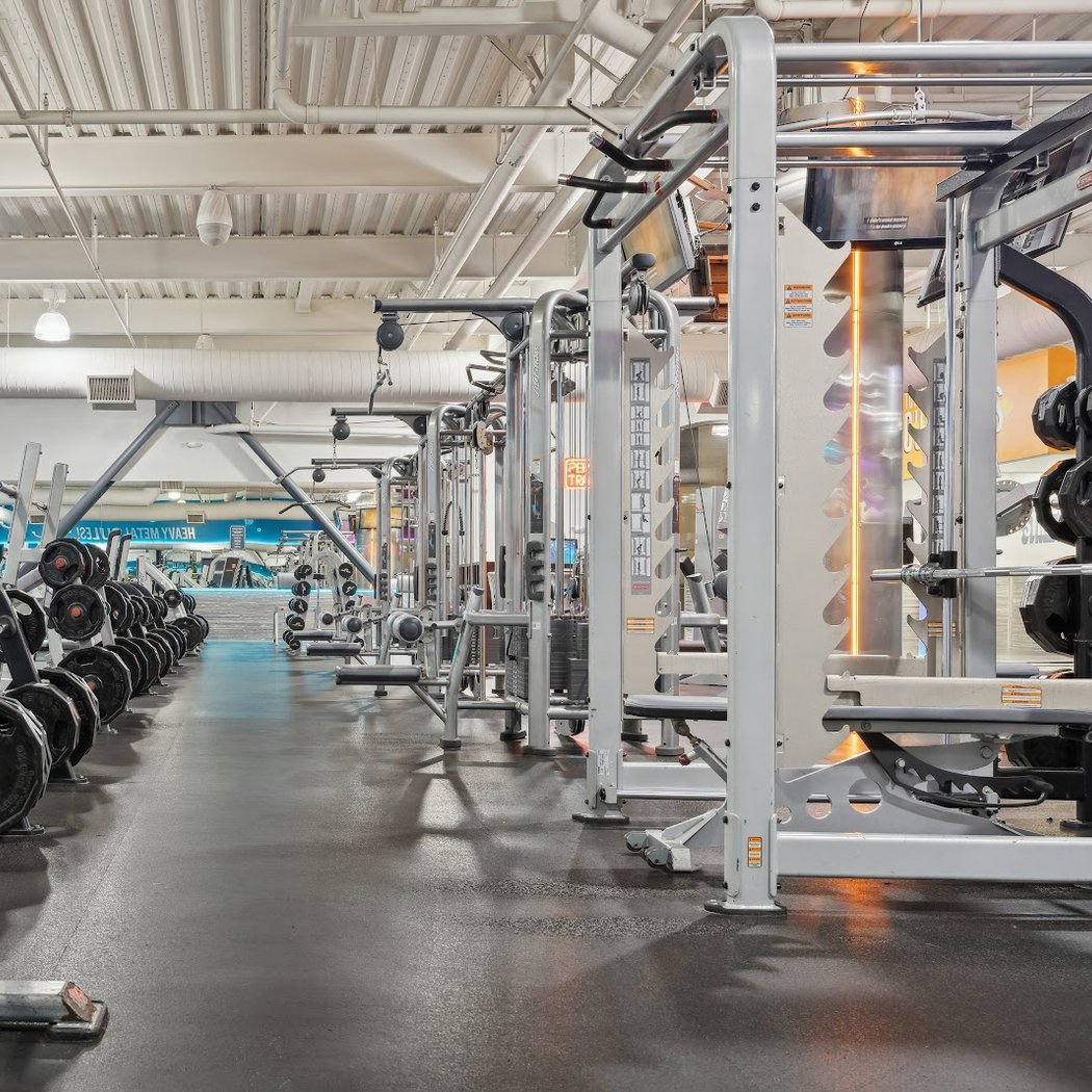 Crunch Fitness 3