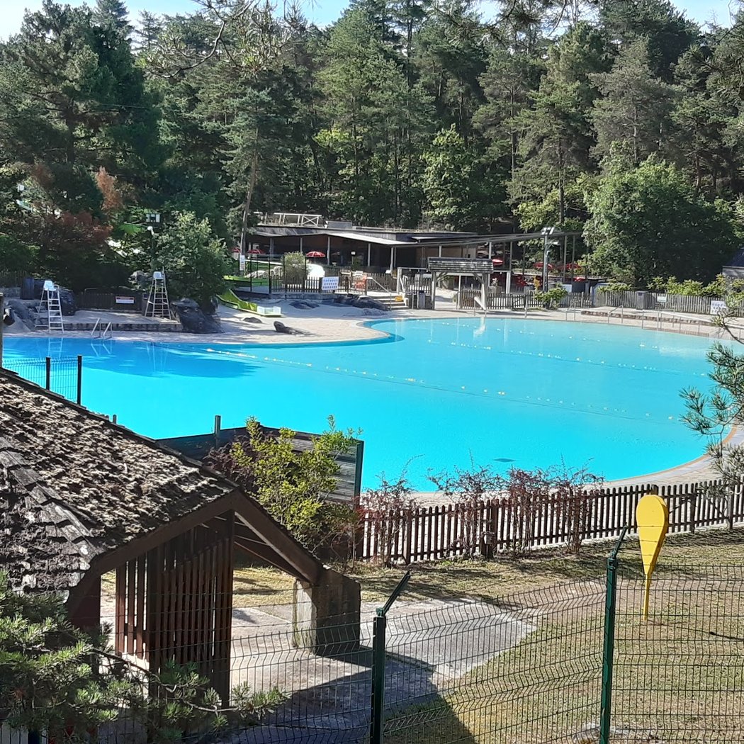 Piscine estivale à la base de loisirs de Buthiers 2