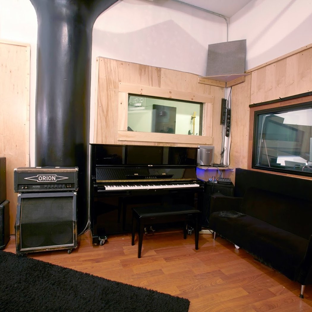 Mirrortone Studios 2