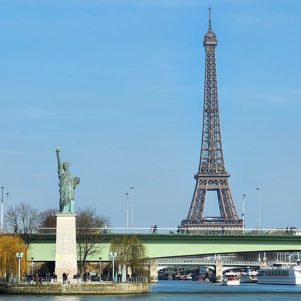 Barge Liberty : bureau de prod 1