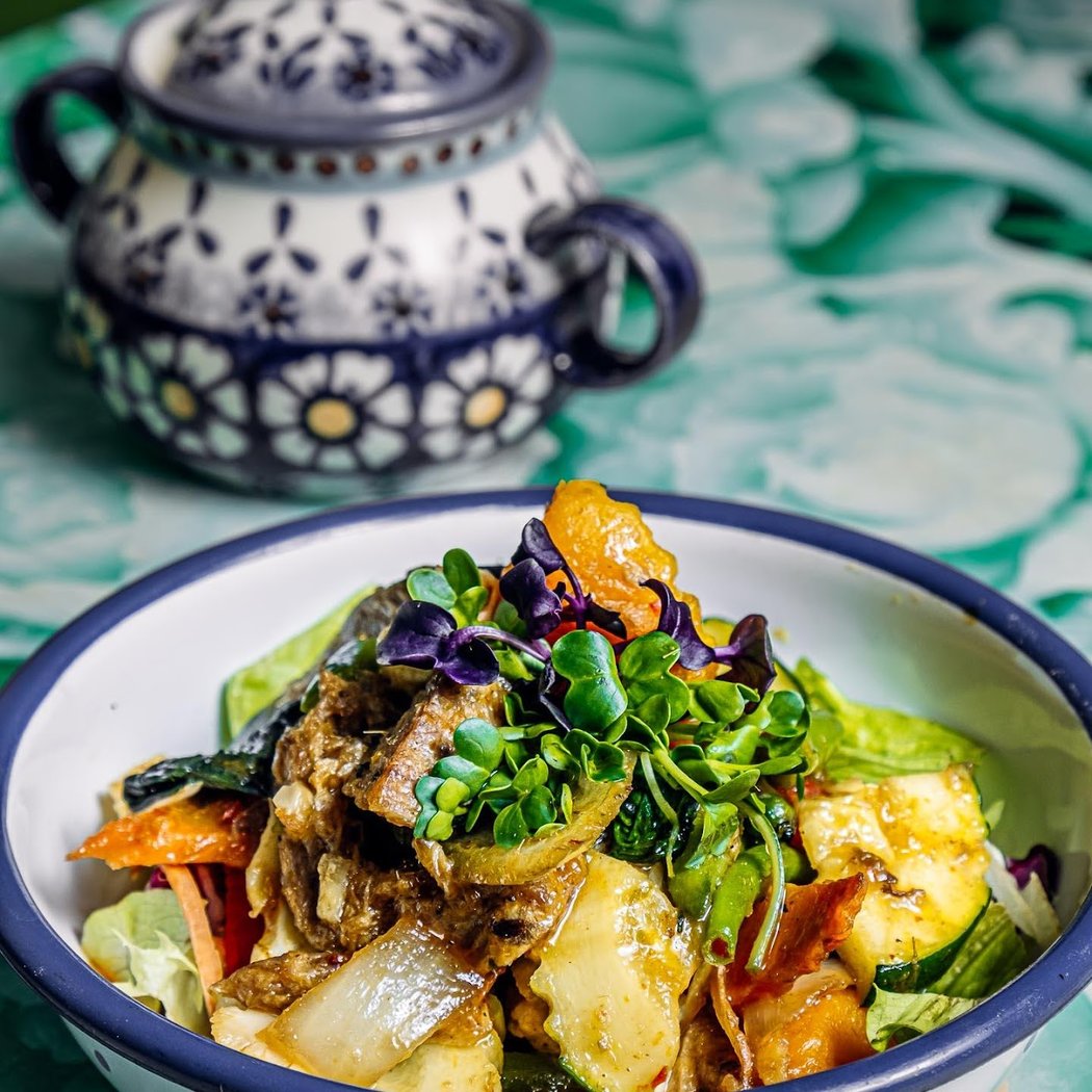 li.ke : serious||thai||vegan