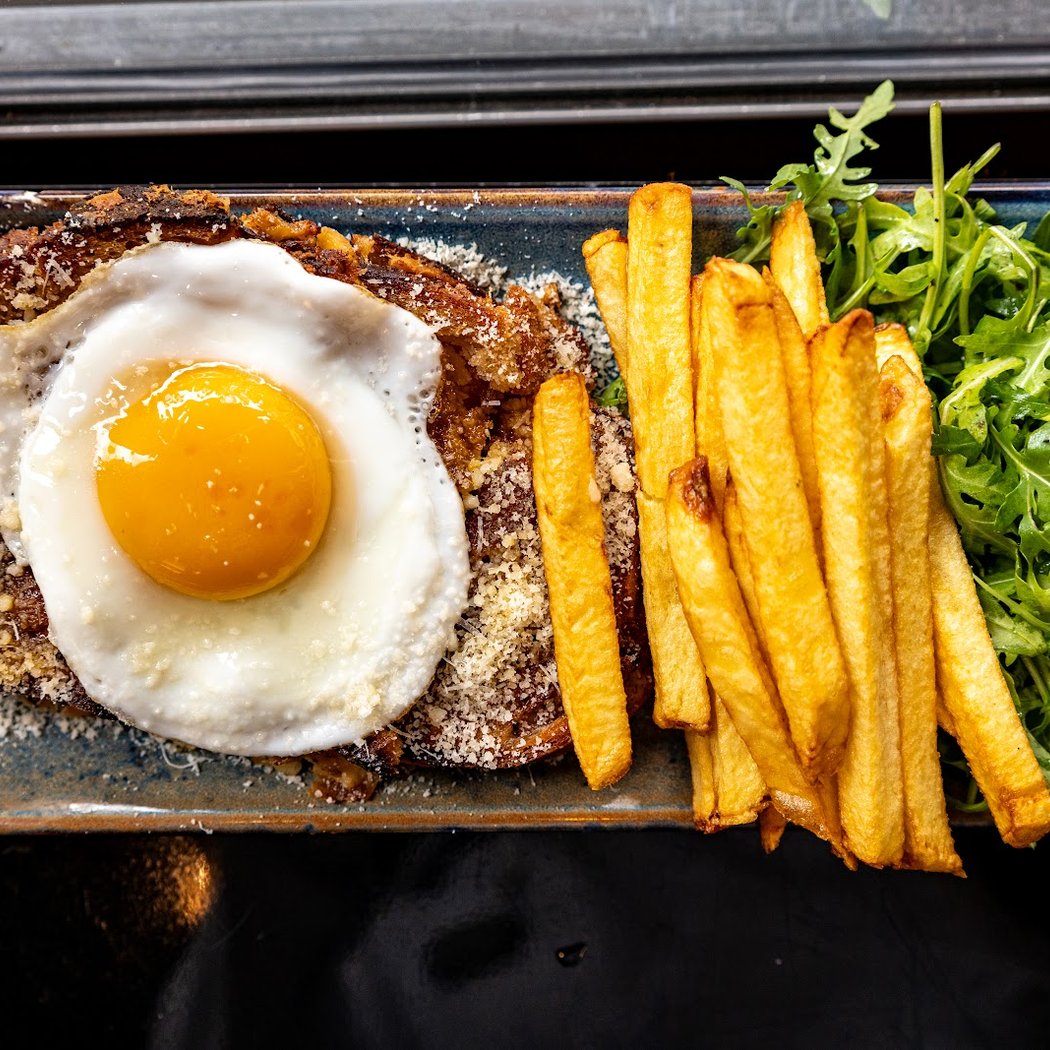 BB RESTAURANT 1