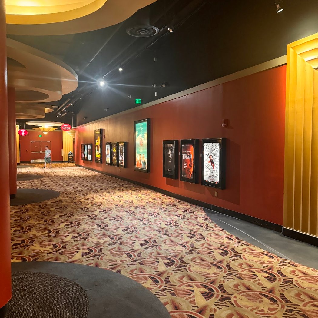 AMC Garden State Plaza 16 3