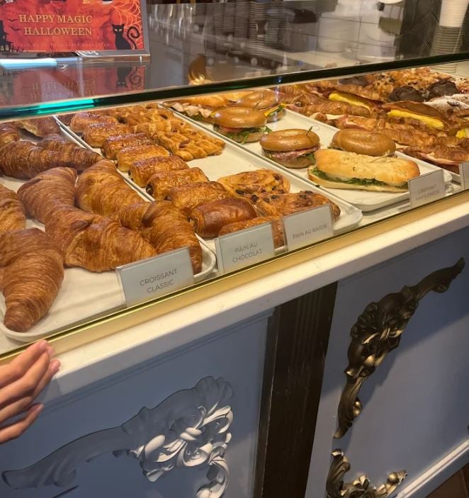 Le Parisien Bakery 3