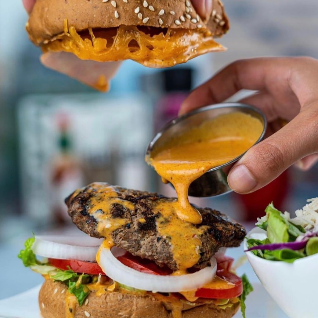 Muscle Maker Grill 1