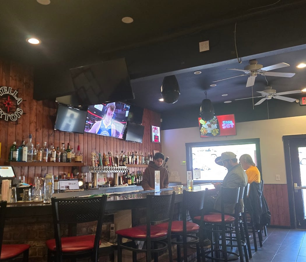 7 PEAKS RESTAURANT AND BAR 2