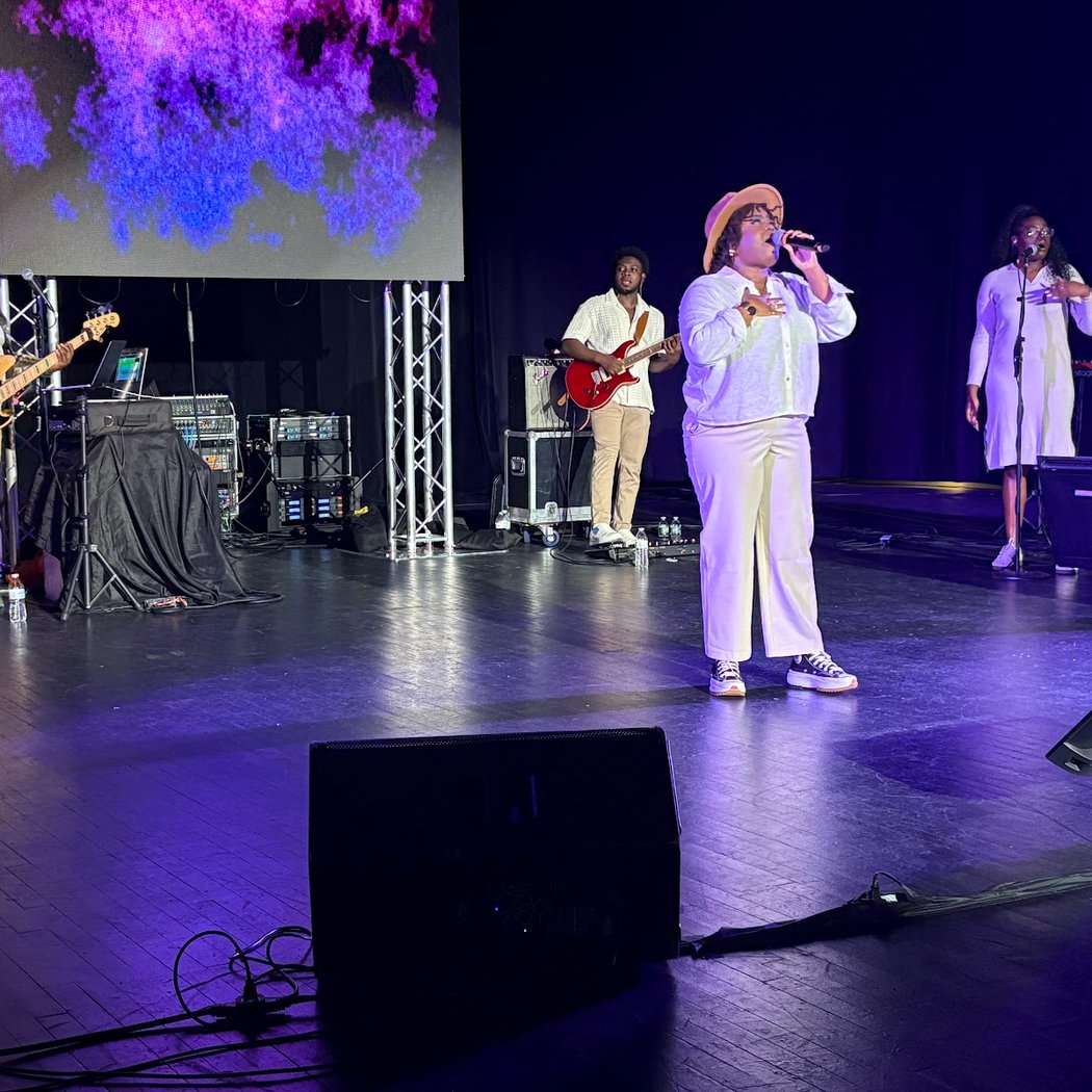 Sing in Praise of King 1