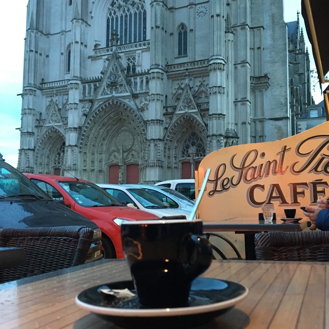 Cafe Saint Pierre 1