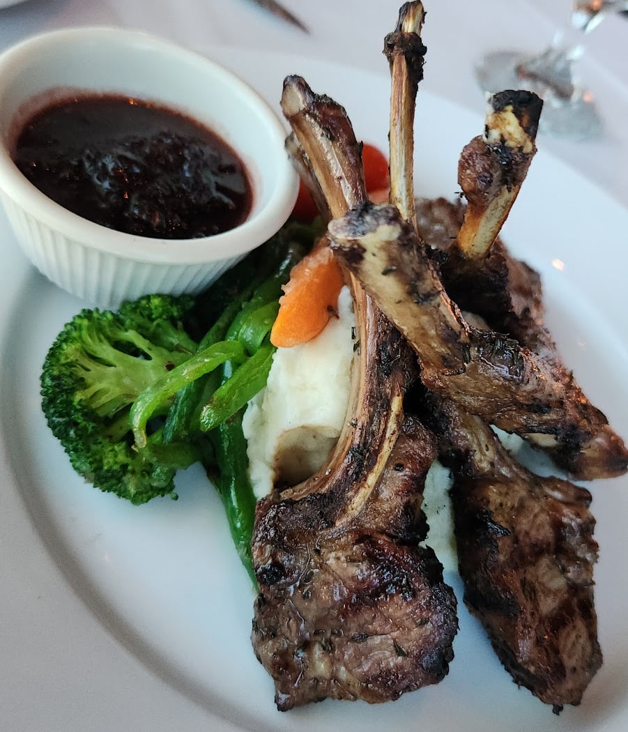 Scotties Shutters Brasserie 1