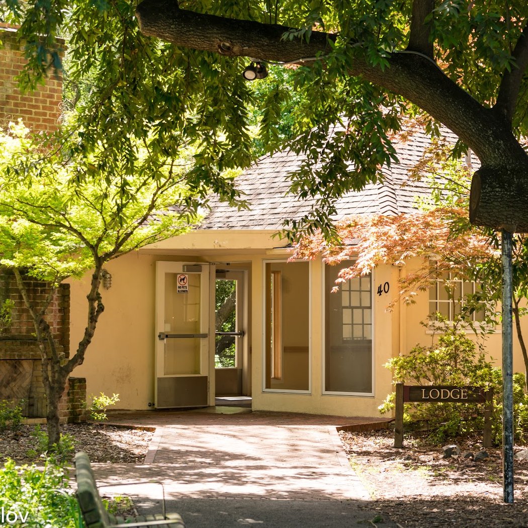 Twin Pines Lodge 1