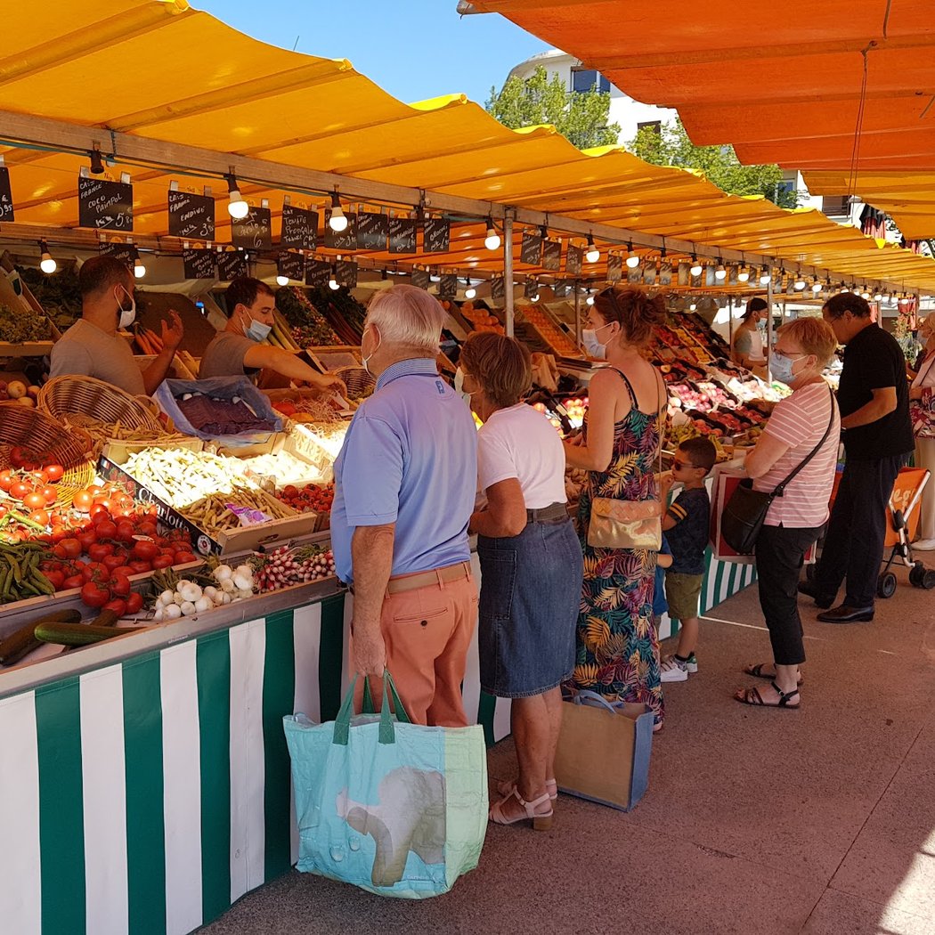 Le Marché Centre 1