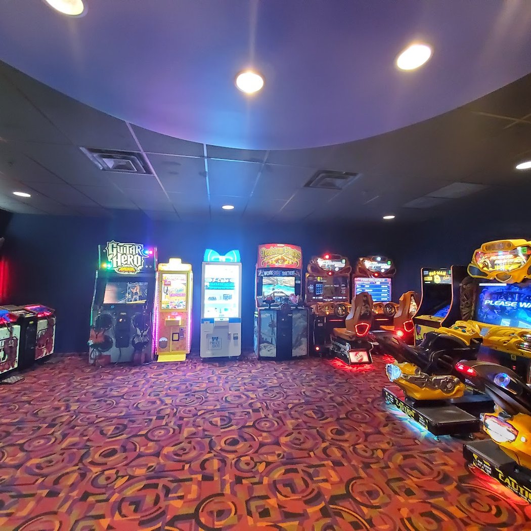 Cinemark Century Hilltop 16 3