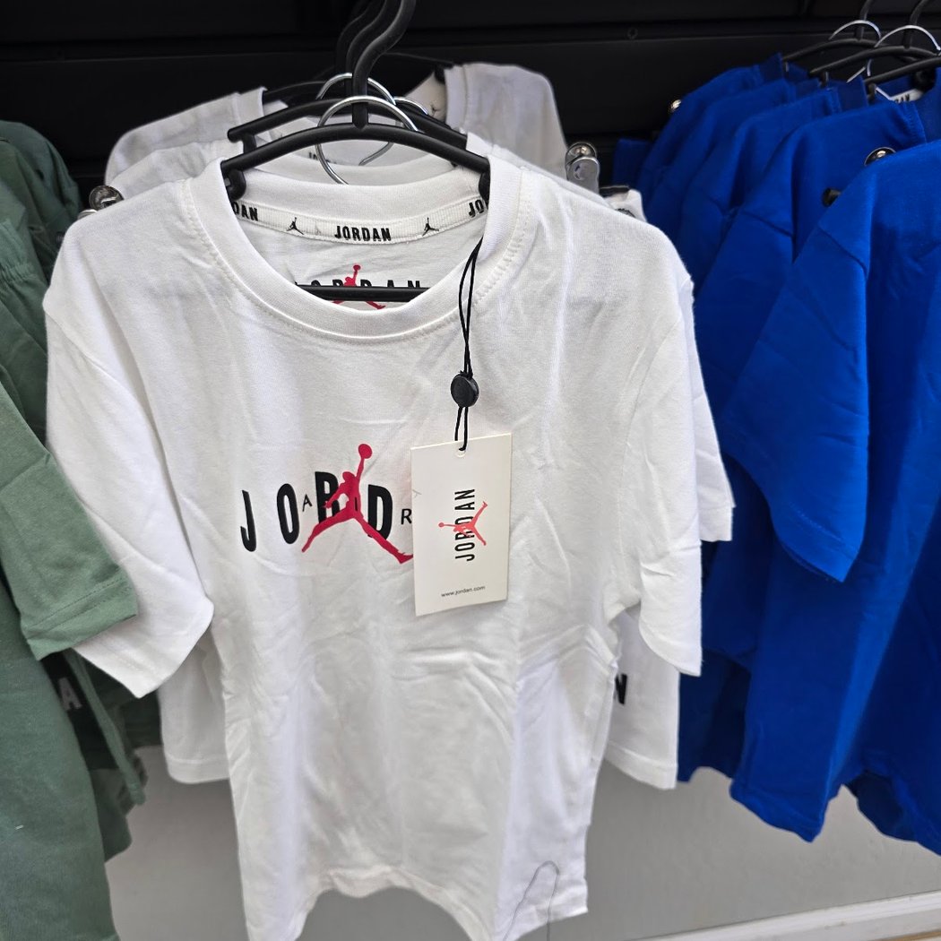 OUTLET STORE 3