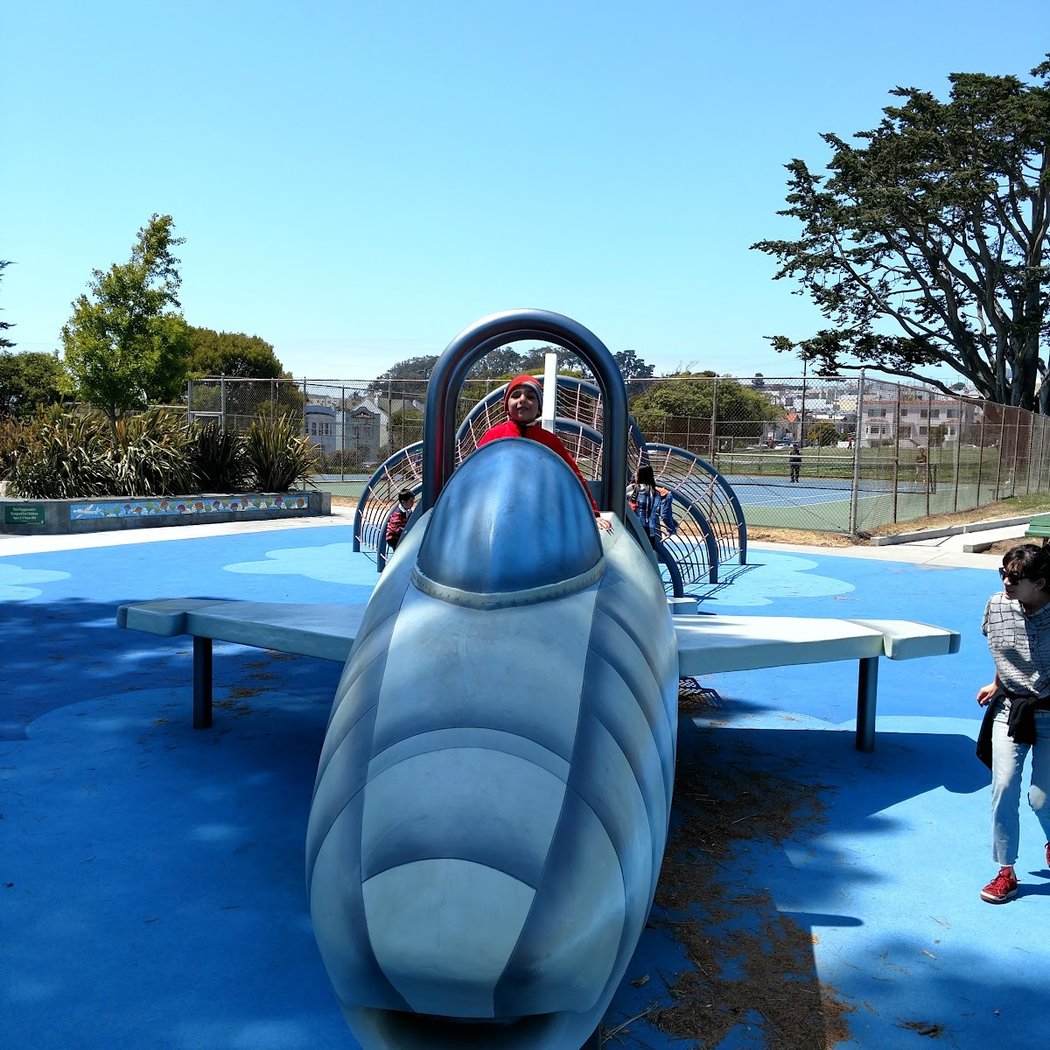 Larsen Playground 3