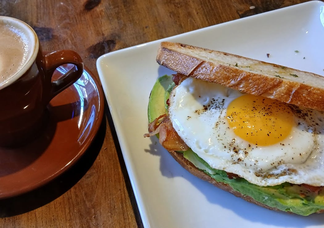 Lucid Cafe 1